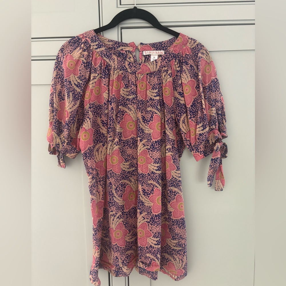 Banjanan cotton top with puff sleeves NWOT sz XS